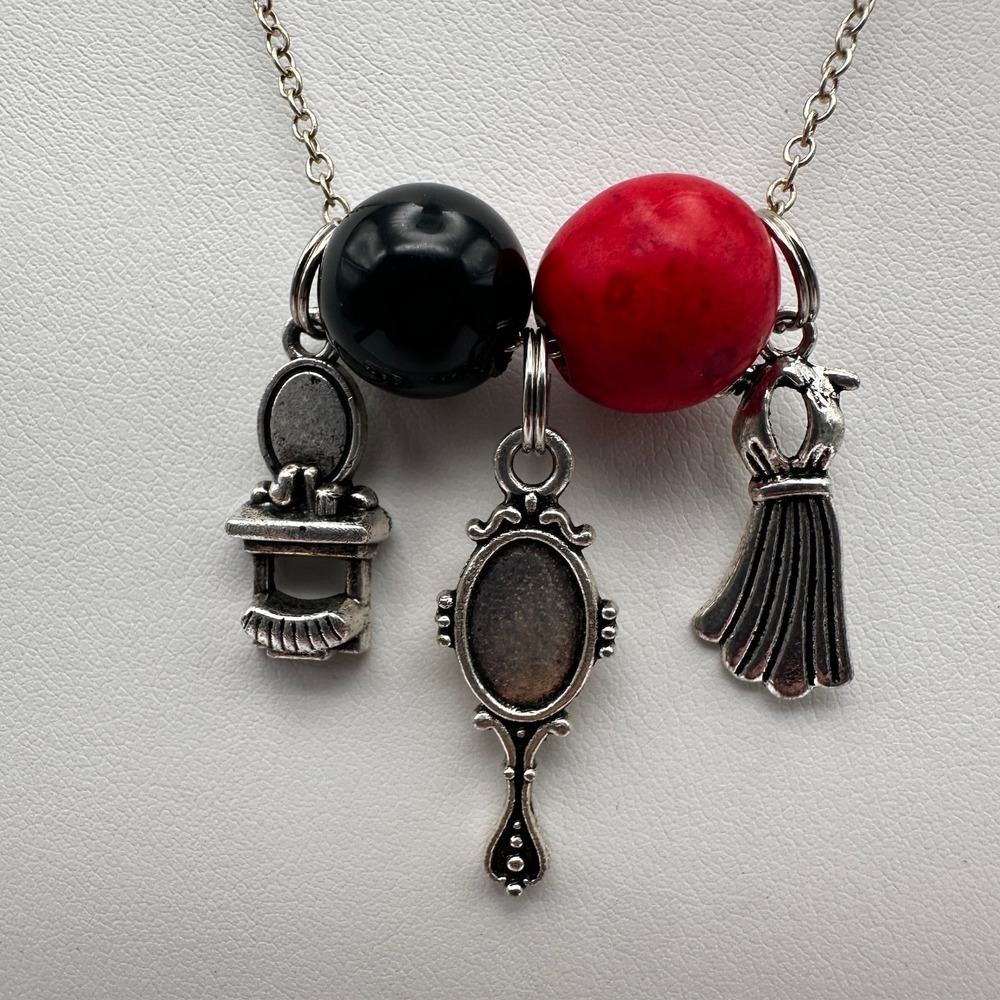 Vintage 90s Red Black Resin Beads Charm Necklace Silver Tone Women's Jewelry